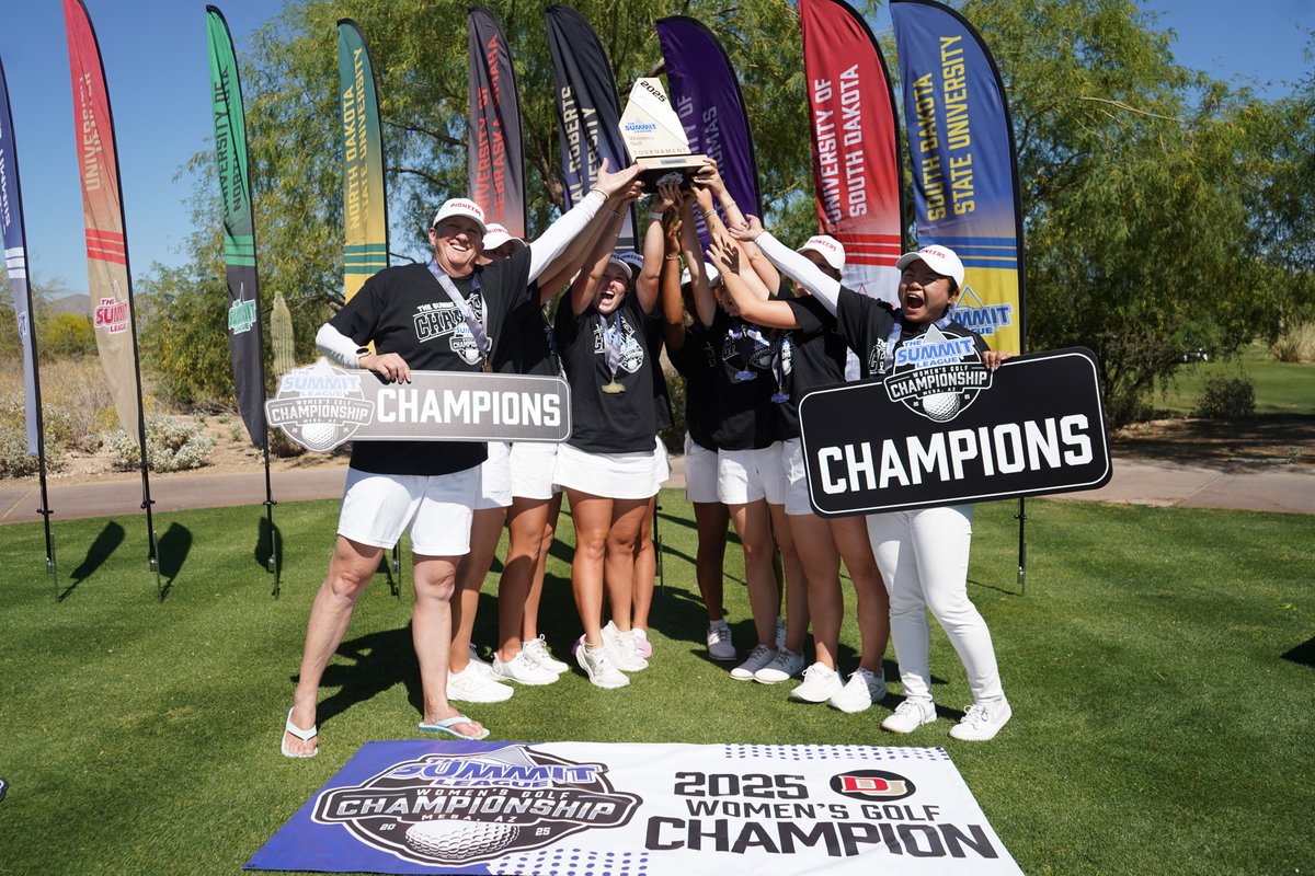 TheSummitLeague's tweet photo. 𝗖𝗥𝗢𝗪𝗡 '𝗘𝗠 𝗔𝗚𝗔𝗜𝗡👑

@DU_WGolf, THE 2025 #SummitWGF CHAMPIONS 🏆

📰 » https://t.co/WQs7Tt3kcZ
📸 » @EmmyWolfe_  

#ReachTheSummit https://t.co/g4k4fwahw7