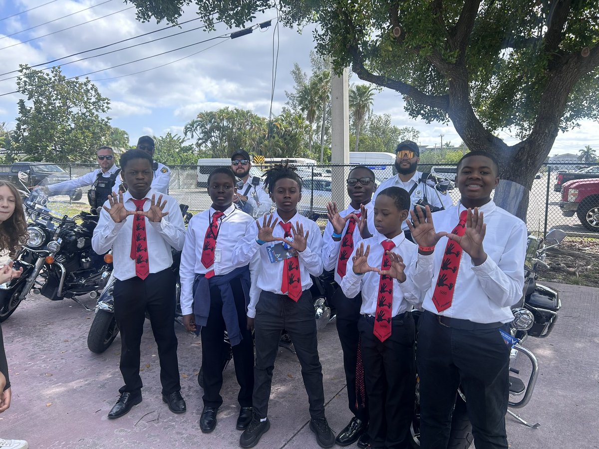 Crystal Wright (@msc_wright) on Twitter photo Superheroes wear uniforms too! Our βHeroes in Actionβ field trip was a blast as students got to meet real-life heroes from FLPD, JROTC, & the Military! Huge thanks to these amazing role models for showing us what leadership & courage look like! <a href="/SunriseFalcons/">Sunrise Middle School</a> <a href="/AtwoodPrincipal/">Ryan Atwood</a> Superheroes wear uniforms too! Our βHeroes in Actionβ field trip was a blast as students got to meet real-life heroes from FLPD, JROTC, & the Military! Huge thanks to these amazing role models for showing us what leadership & courage look like! <a href="/SunriseFalcons/">Sunrise Middle School</a> <a href="/AtwoodPrincipal/">Ryan Atwood</a>