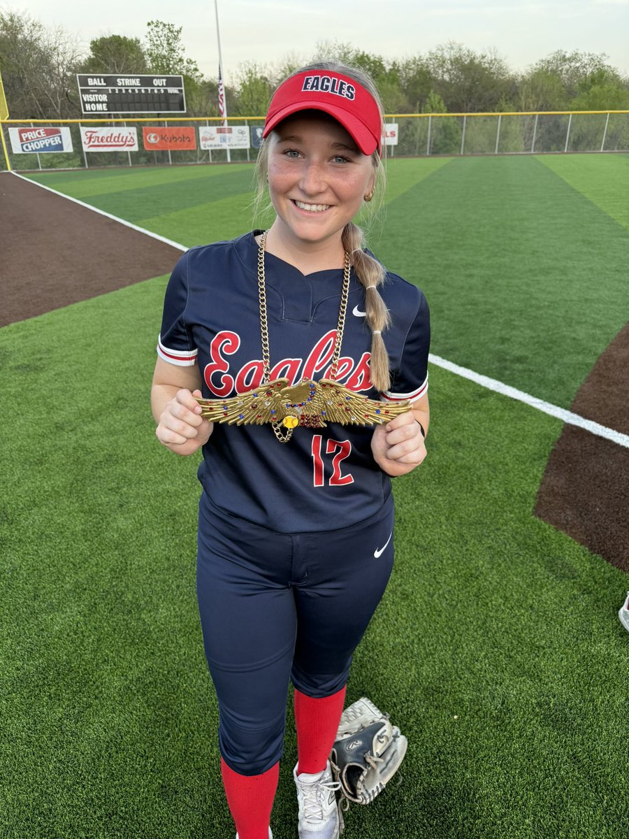 3 SAC bunts for 3 Chick-fil-A cards 🍗 Sophie Herman is our player of the game 🥎