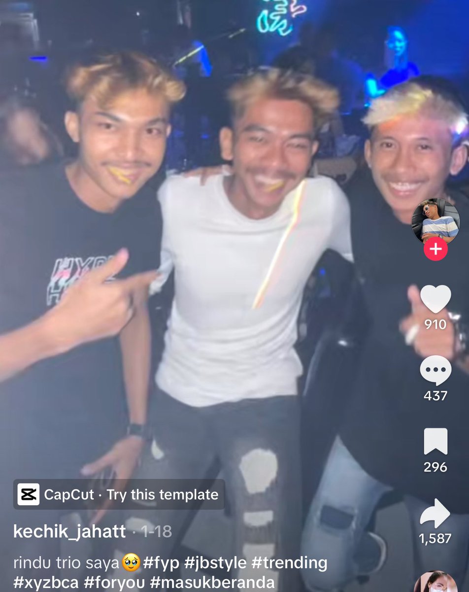 _AmranFans's tweet photo. Dorang saling kenal rupanya.

Dengar kata kena pukul sebab nak main awek member. Padan lah. https://t.co/4cu0nJ9PrK