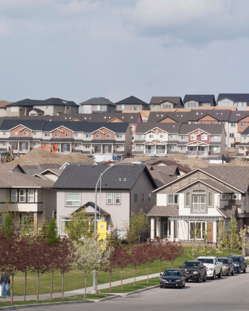 Did you know? 🏠 Meerkat Roofing &amp; Exteriors has been Calgary’s go-to for roofing and siding since 1997.
From asphalt to rubber to synthetic shingles, we offer premium products and skilled installers.
Looking for a re-roof estimate? We’ve got you covered.