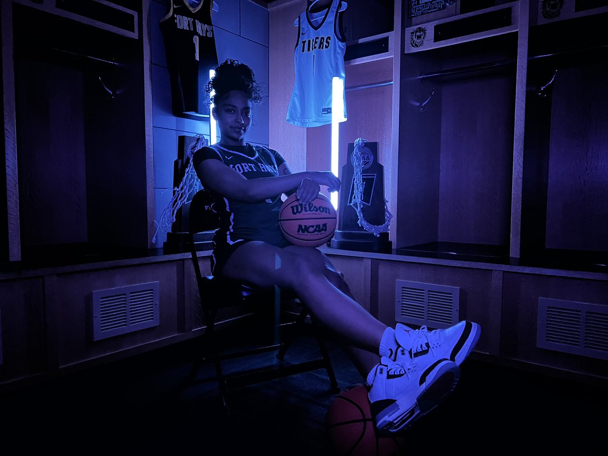 TiAnaD22's tweet image. I’m honored to have received an offer from @FHSUWBB. Thank you for the warm welcome, insightful conversations, and a great visit! #AGTG