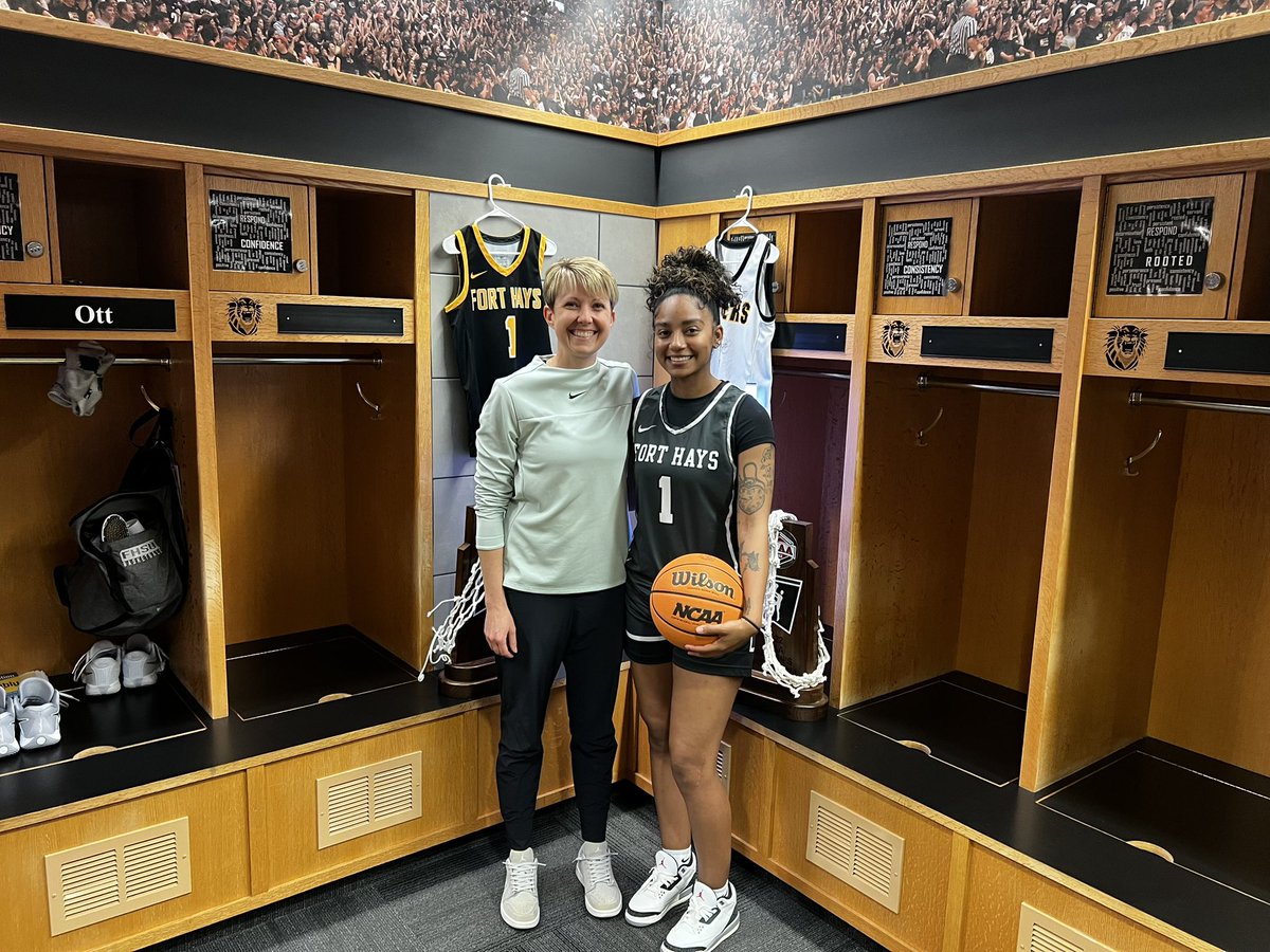 TiAnaD22's tweet image. I’m honored to have received an offer from @FHSUWBB. Thank you for the warm welcome, insightful conversations, and a great visit! #AGTG