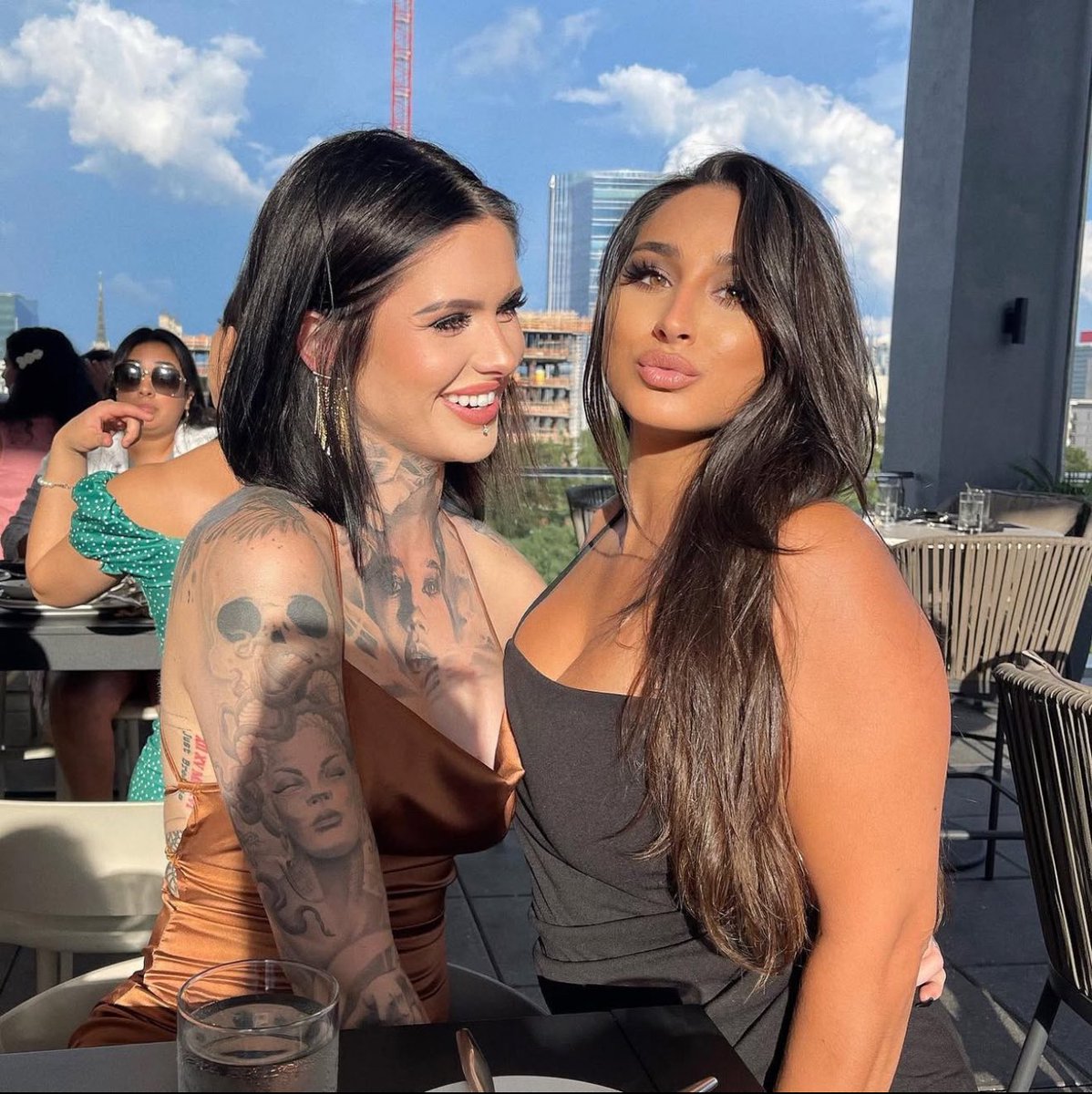 itsbreezyweezy's tweet image. I’m trying to convince my friend on the left to make a twitter. She said 5k likes and she will make one. I need y’all’s help 🥹