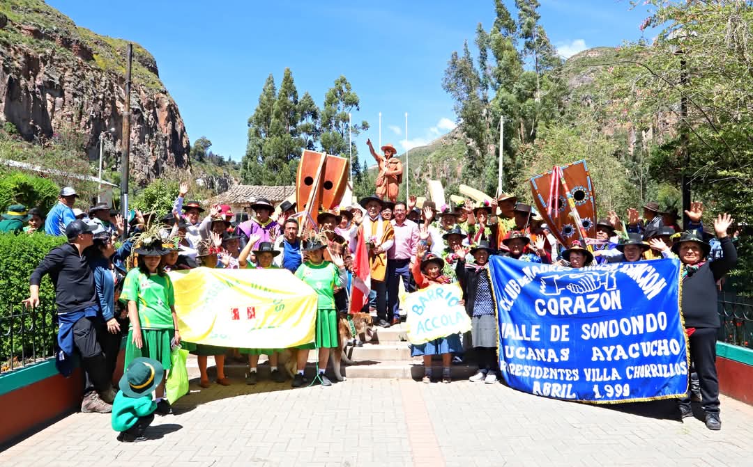 Socialista2024's tweet photo. #SemanaDeRepresentacion | Hoy nuestro congresista @AlexFloresPL visitó #Sondondo, #Cabana, #Lucanas, en #Ayacucho, cuna de historia, y cultura. Esta tierra generosa, que ha dado tanto al Perú, vio nacer a grandes hombres como el ilustre cronista #FelipeGuamánPomaDeAyala. https://t.co/SqH042LD6c