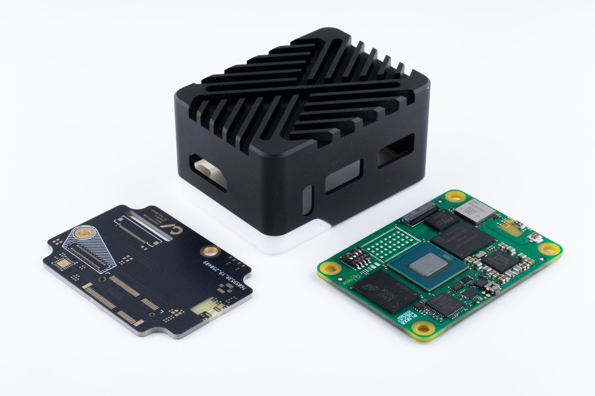 QVHenkel's tweet image. A few more boards to assemble 🙌 This time the full system for the PiMX8 CrowdSupply campaign.