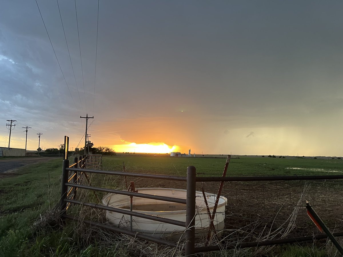 andrewtornado11's tweet image. NW of Alva, OK @NWSNorman . Slow rotation
