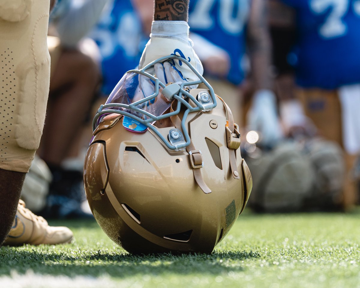 Hungry. 

🗓️SPRING SHOWCASE MAY 3rd
🕑 2:00 pm 
📍 Rose Bowl Stadium

ucla.evenue.net/cgi-bin/ncomme…