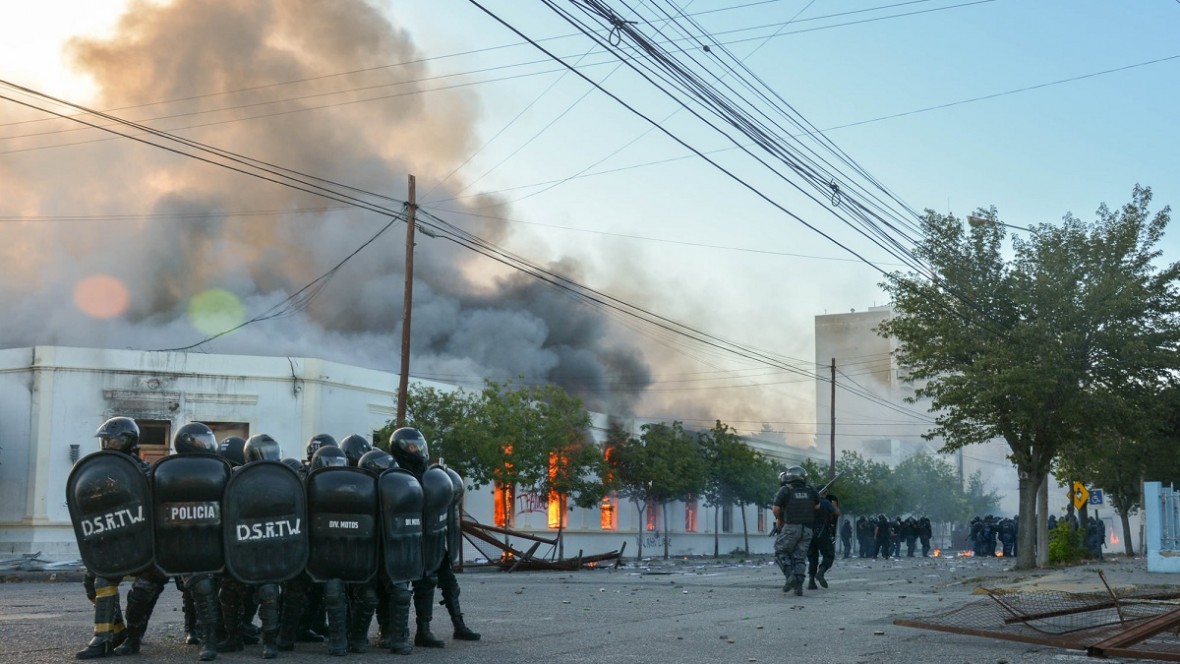 #CausaChubutazo Una justicia al servicio del saqueo y la corrupción de la mano de Torres y Bullrich. Hoy condenaron a 6 vecinos por defender el agua, repudiamos esta condena, acompañamos el pedido de recusación de la juez y exigimos la nulidad de la causa!
periodismodeizquierda.com/criminalizacio…