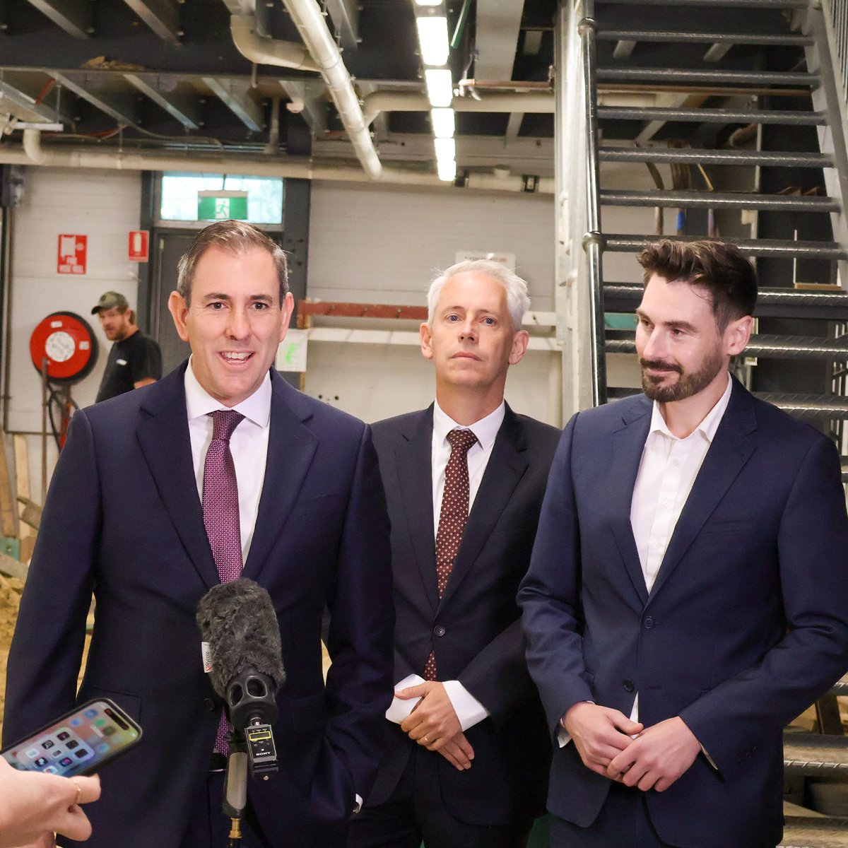 Jim Chalmers MP (@jechalmers) on Twitter photo Announcing our new policy to fast-track thousands of tradies to build more homes, with Matt Gregg and
<a href="/andrewjgiles/">Andrew Giles MP</a> at <a href="/SwinburneOnline/">Swinburne Online</a> in Croydon.
The choice at this election is clear: <a href="/AustralianLabor/">Australian Labor</a> training more Australians to build more homes, or Peter Dutton’s cuts to Announcing our new policy to fast-track thousands of tradies to build more homes, with Matt Gregg and
<a href="/andrewjgiles/">Andrew Giles MP</a> at <a href="/SwinburneOnline/">Swinburne Online</a> in Croydon.
The choice at this election is clear: <a href="/AustralianLabor/">Australian Labor</a> training more Australians to build more homes, or Peter Dutton’s cuts to