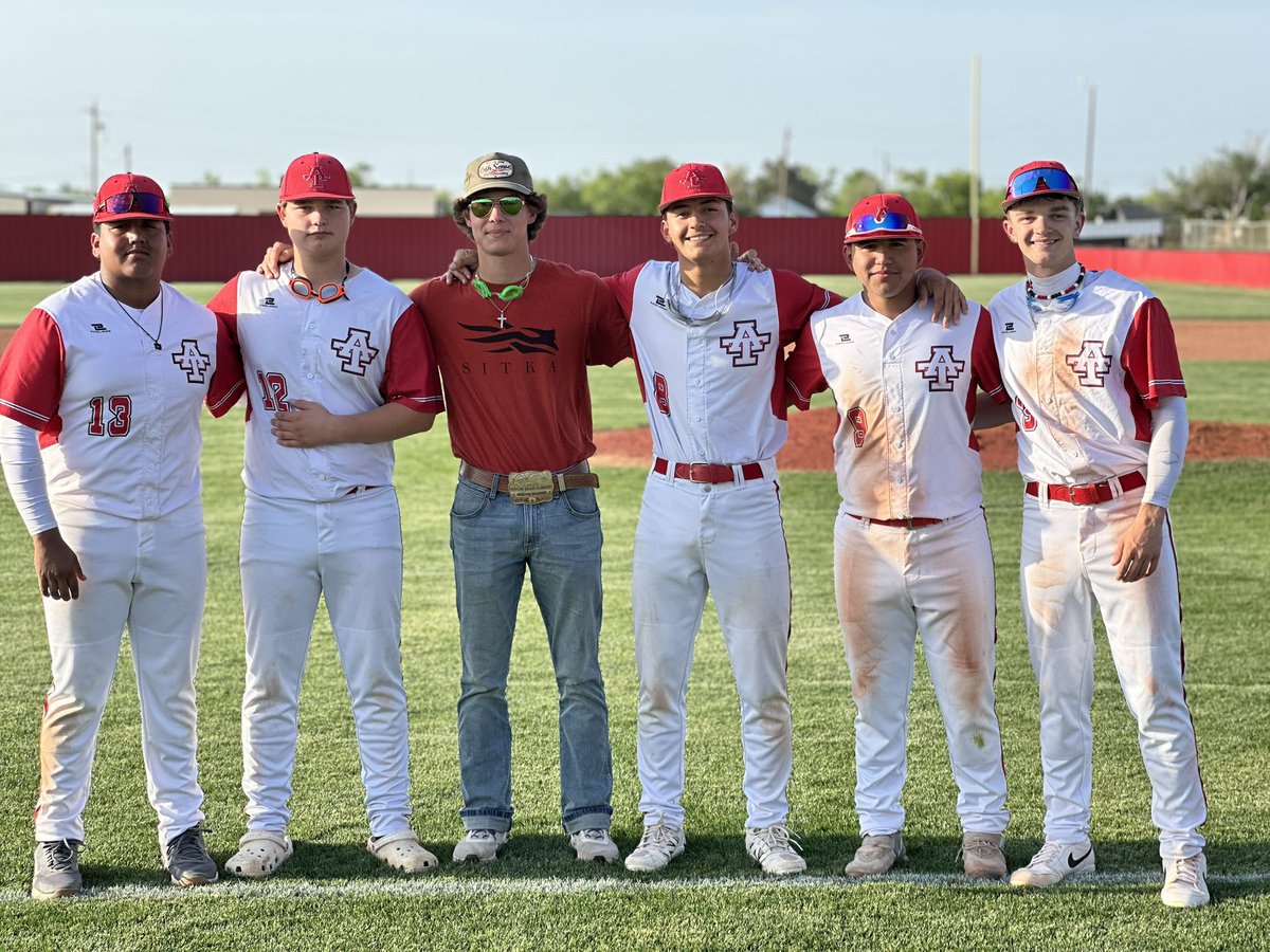 Congratulations to our senior baseball players! We are proud of all you’ve accomplished and can’t wait to see what you do in the future. Now time for playoffs, let’s go Tigers!