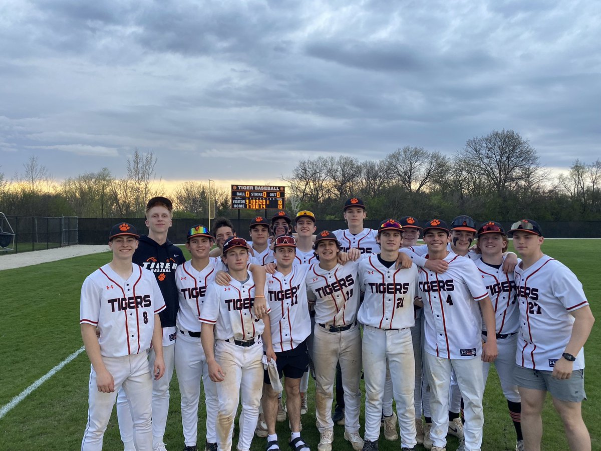 WWS Baseball (@wwsbaseball) on Twitter photo Tigers bust out the lumber again with 14 hits in 13-10 series win over GN.
Luke Mantell picks up the win.
Nico Olszewski 2x4 2RBI
Clark Jensen 2x4 2 2b 3RBI
Caleb Mease 2x4 2b
Blake Snyder 2x3 2b
AJ Rogers 3x4
Tough gritty win for the Tigers!!! Tigers bust out the lumber again with 14 hits in 13-10 series win over GN.
Luke Mantell picks up the win.
Nico Olszewski 2x4 2RBI
Clark Jensen 2x4 2 2b 3RBI
Caleb Mease 2x4 2b
Blake Snyder 2x3 2b
AJ Rogers 3x4
Tough gritty win for the Tigers!!!