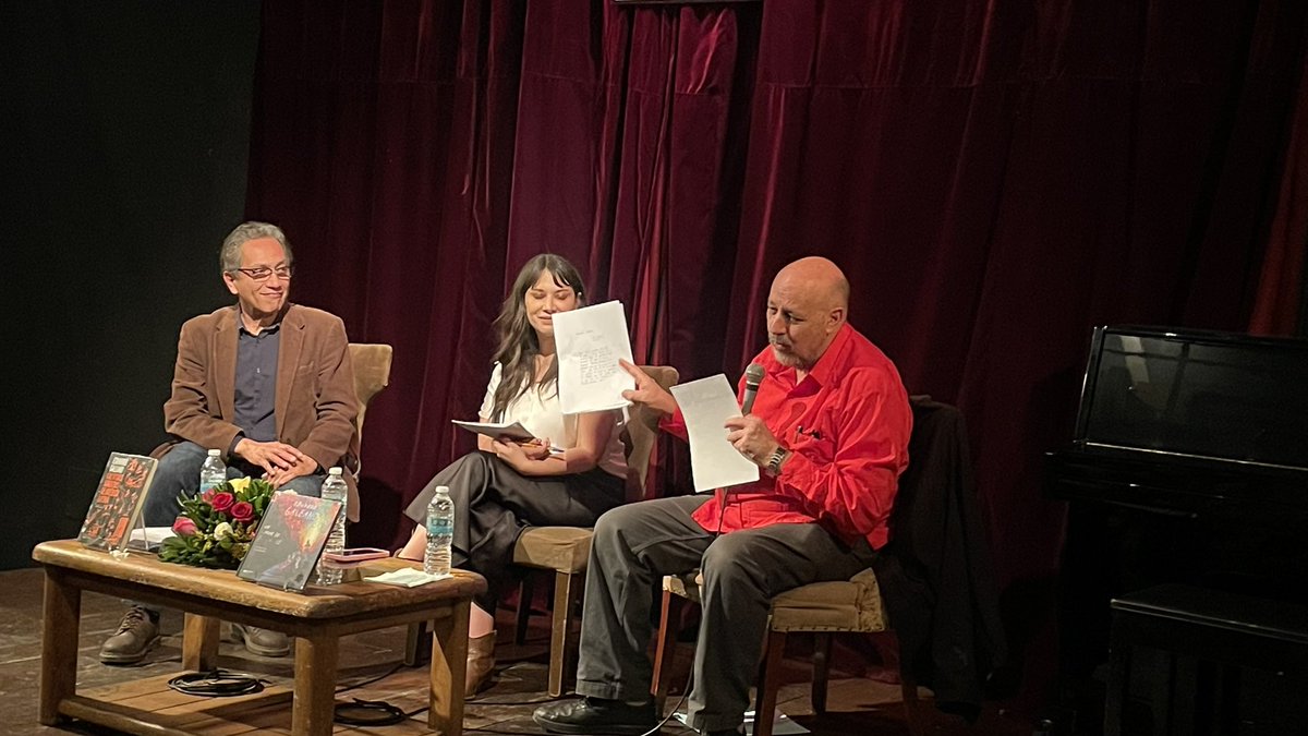 GabiHernn10's tweet image. Charla "Eduardo Galeano y el periodismo" en la que participan Luis Hernández Navarro, Javier Aranda Luna y Rocío Martínez Velázquez.
En @El_Pendulo