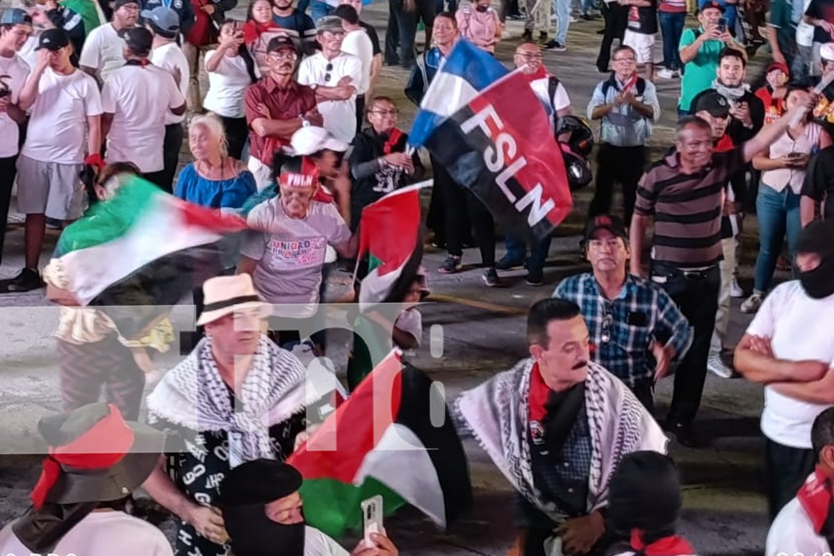 canaltn8's tweet image. #AHORA |🇳🇮 Amor, unidad y solidaridad en Plaza La Fe 🇳🇮

Este Martes, Plaza La Fe se llenó de alegría, compromiso y respaldo rotundo a la paz y al amor entre los pueblos. 

#Nicaragua #PazYAmor #AbrilVictorioso