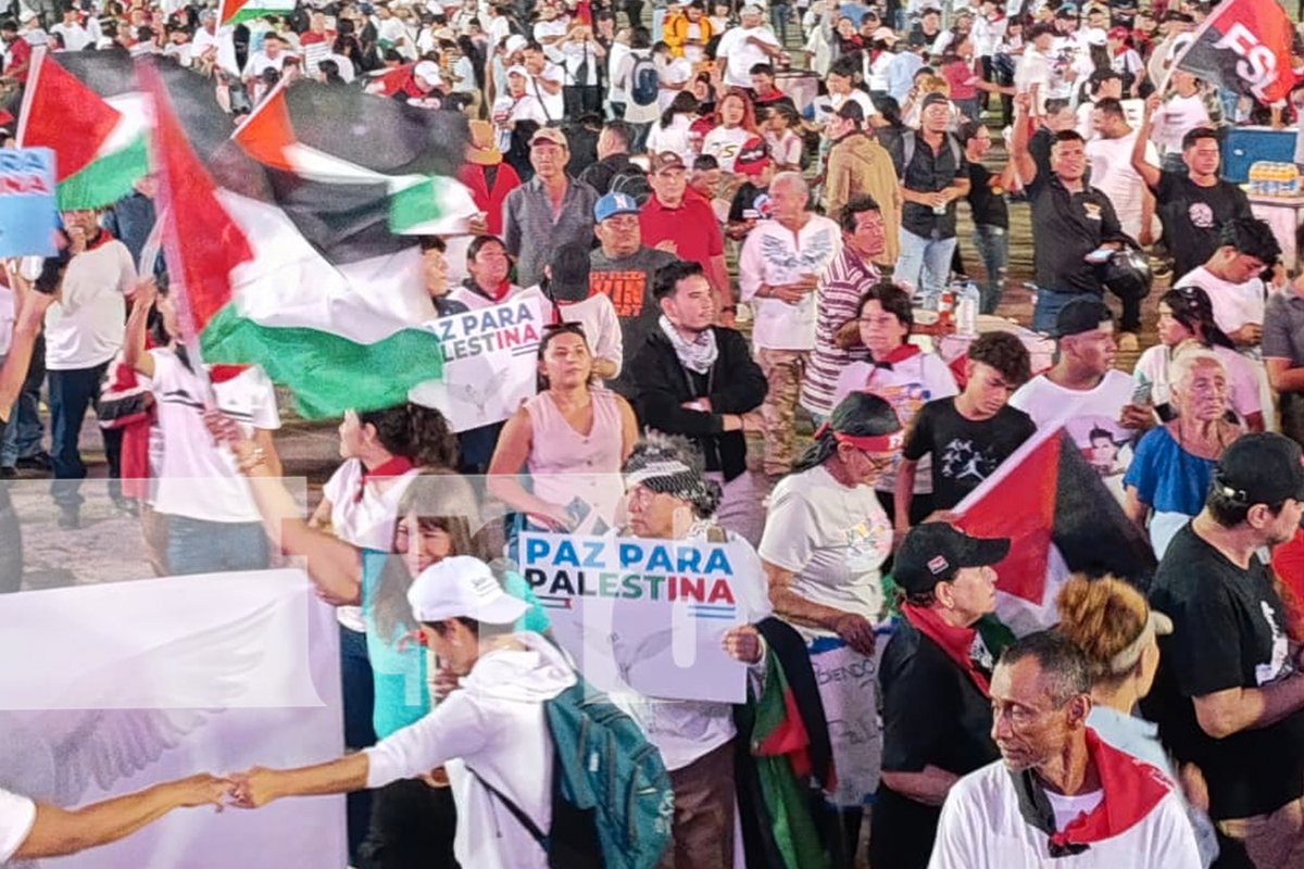 canaltn8's tweet image. #AHORA |🇳🇮 Amor, unidad y solidaridad en Plaza La Fe 🇳🇮

Este Martes, Plaza La Fe se llenó de alegría, compromiso y respaldo rotundo a la paz y al amor entre los pueblos. 

#Nicaragua #PazYAmor #AbrilVictorioso