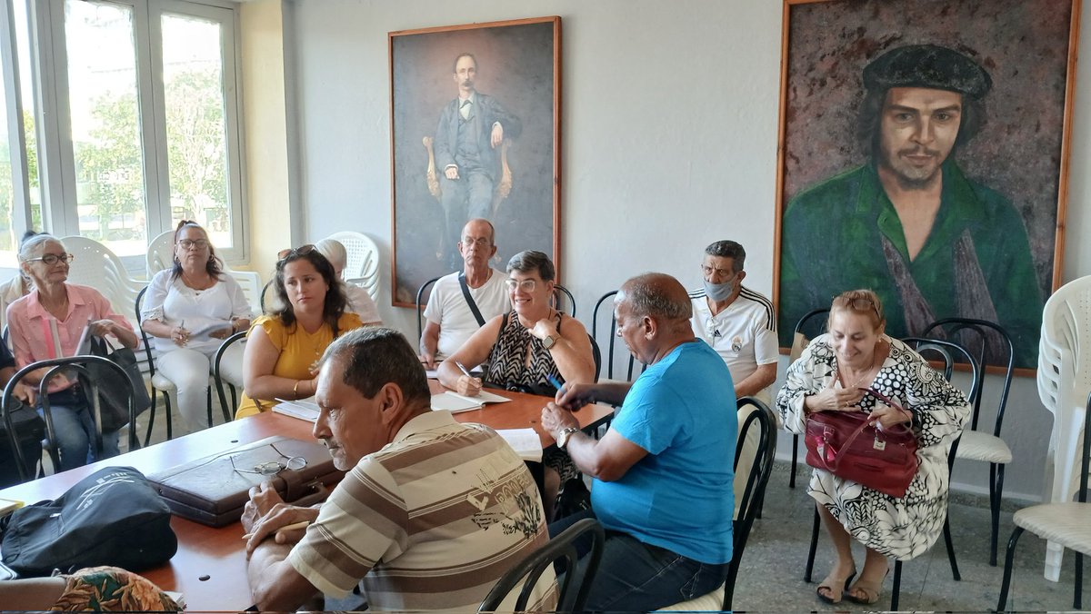 Recorrido por el <a href="/cpeaVC/">Centro Provincial para la Enseñanza Artística</a> de la visita del MINCULT. Intercambiaron con estudiantes y profesores y además evaluaron el proceso docente educativo de nuestra institución.

#ElArteDeEnseñarElArte
#CubaEsCultura
#villaclaraportodos