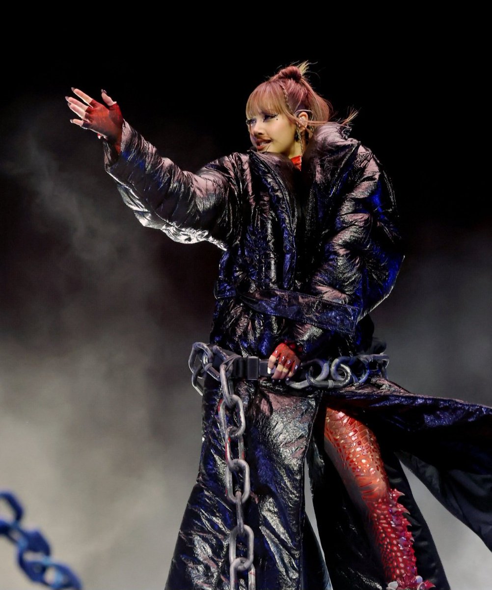 lolover_lili's tweet photo. #LISA #LISAxAlterEgo #LISAxRAPUNZEL
#LALISA #LISACHELLA #LISACHELLA2025
#LISAROCKSTAR https://t.co/M1jt14R9rg