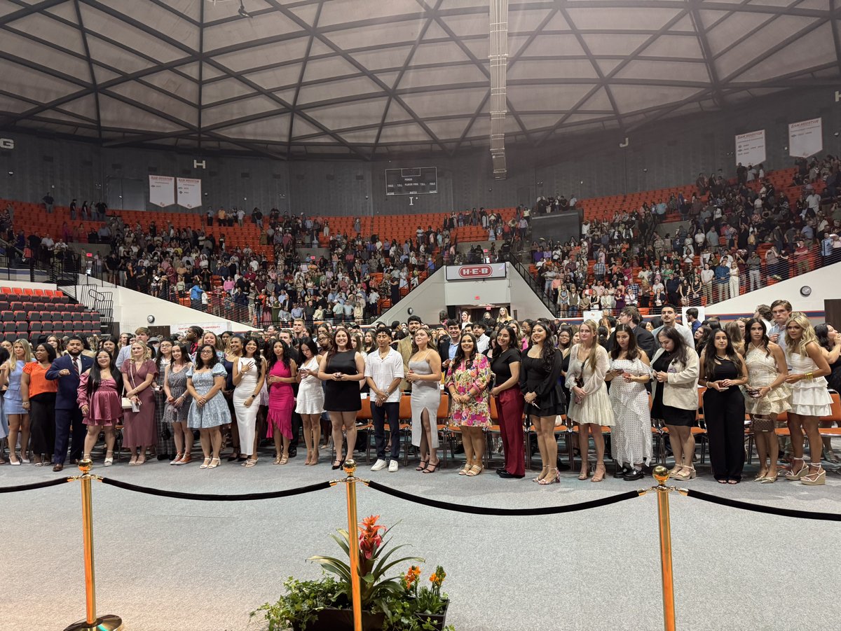 SHSUPresWhite's tweet photo. Congratulations to the Bearkats who participated in tonight’s ring ceremony! It’s a special milestone for our students &amp; a symbol of their accomplishments. The @SHSUAlumniAssoc scheduled ceremonies over 2 nights this week because of the large number of participants. #Honor https://t.co/oV0K7aE1vE