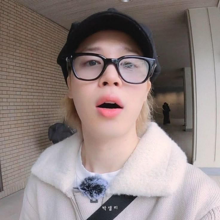 santa luzia tem que interceder por mim, pq eu tô ficando cego de verdade