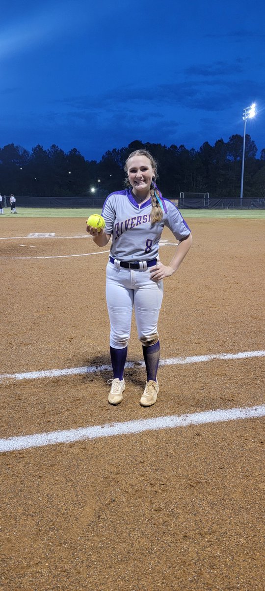 paispres's tweet photo. Another HR for #8.  
 @paisleymrussell https://t.co/tzcp4vHaVy