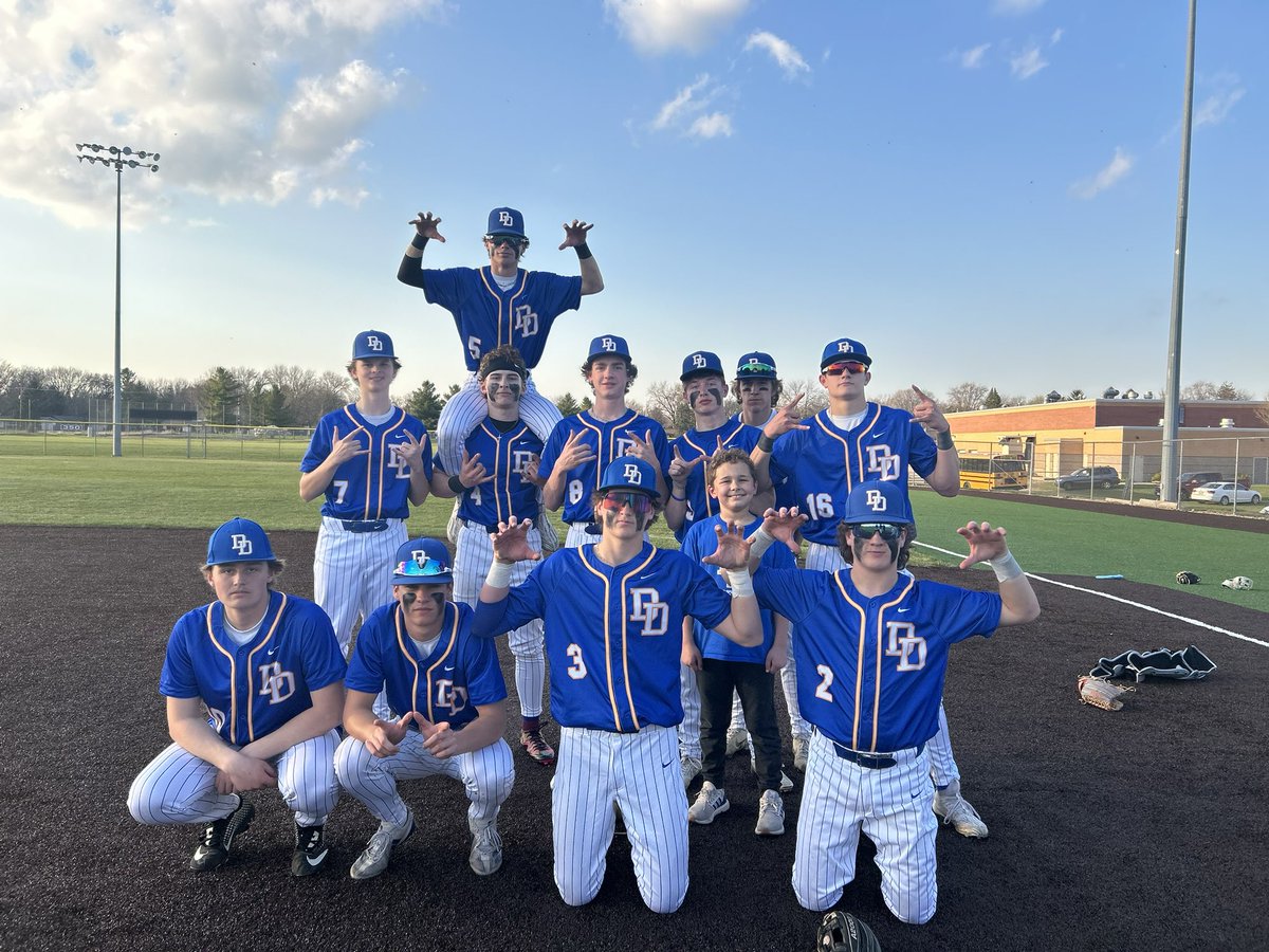 DDCometBaseball's tweet photo. The Comets secured another conference win defeating Whitewater 13-0 in 5 innings.

Joel Janssen went 4 innings surrendering 0 runs, giving up 2 hits and striking out 8 to earn the win.

Offensively the Comets totaled 11 hits as a team. Kevin O’Grady hit his first career home run. https://t.co/ccQupnHVMK