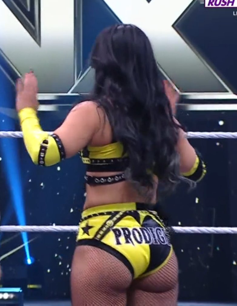 HotFemaleWrest's tweet photo. Roxanne Perez!!!!
#WWENXT https://t.co/tXabgjyISf