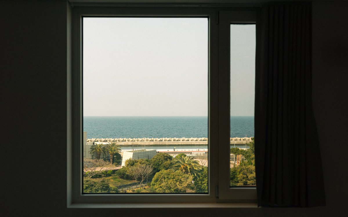 직원이 호주 놀러 간다고 3주 휴가 내었다. 이유 묻지 않고 승인 해 주었다. 안된다면 그만둘 기세였음.