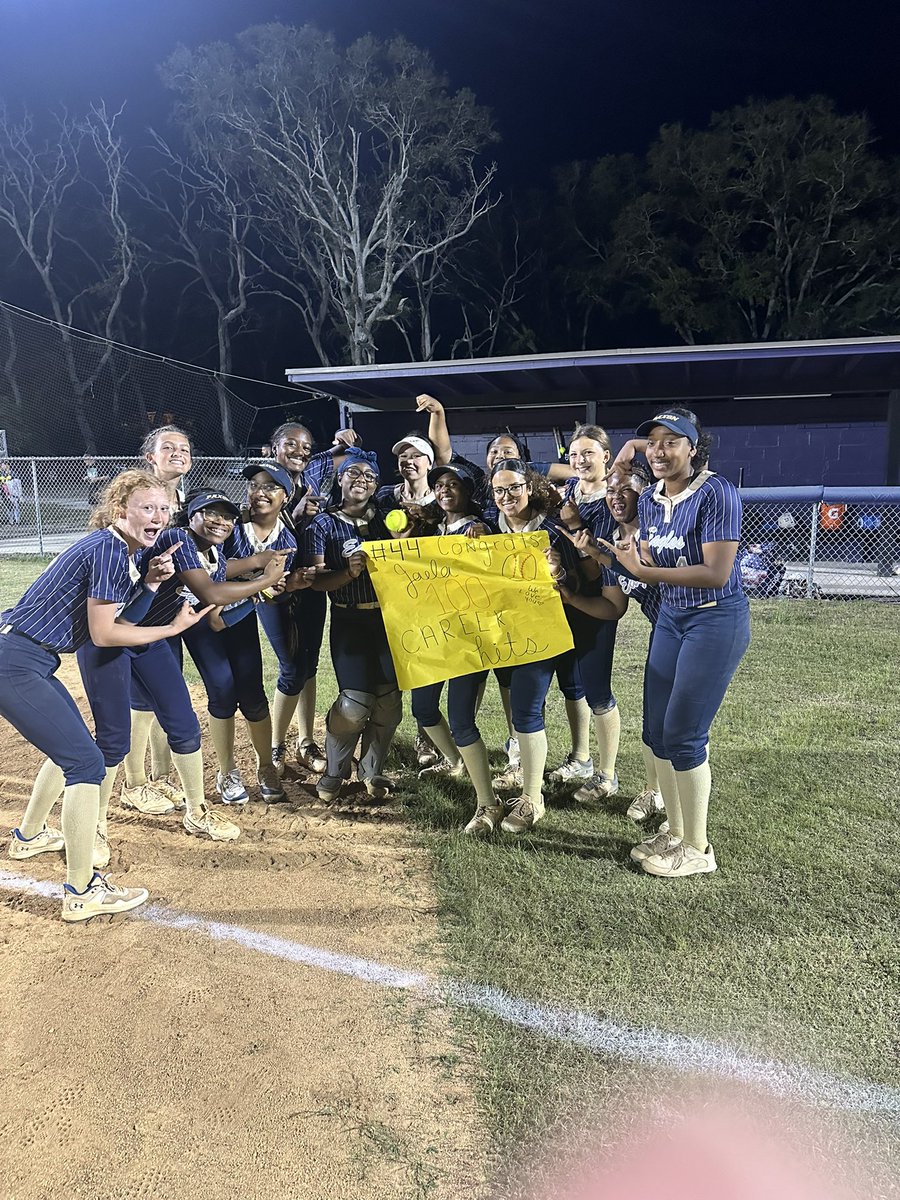 Good team win tonight over solid Fletcher team. Lots of girls with multiple hits. Jaela Palmer collected her 100th career hit while going 3-5 with 2 RBIs. <a href="/BrentASJax/">Brent Martineau</a> <a href="/JustinBarneyTV/">Justin Barney</a> <a href="/CFreemanJAX/">Clayton Freeman</a>