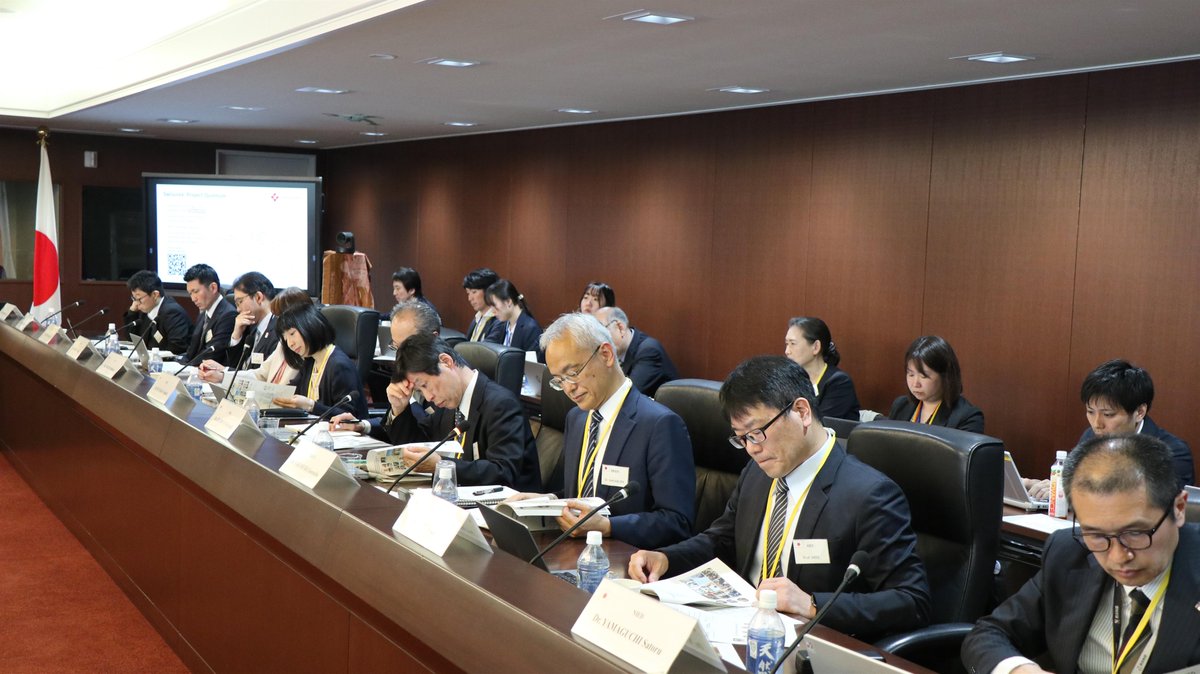 🇨🇭🤝🇯🇵 A pleasure to co-chair the 6th Japan–Switzerland Joint Committee Meeting on Science &amp; Technology Cooperation with Ambassador Kawamura on April 21. Great exchanges on #AI, #quantum, polar research &amp; more, advancing #innovation through shared values &amp; strong bilateral ties.