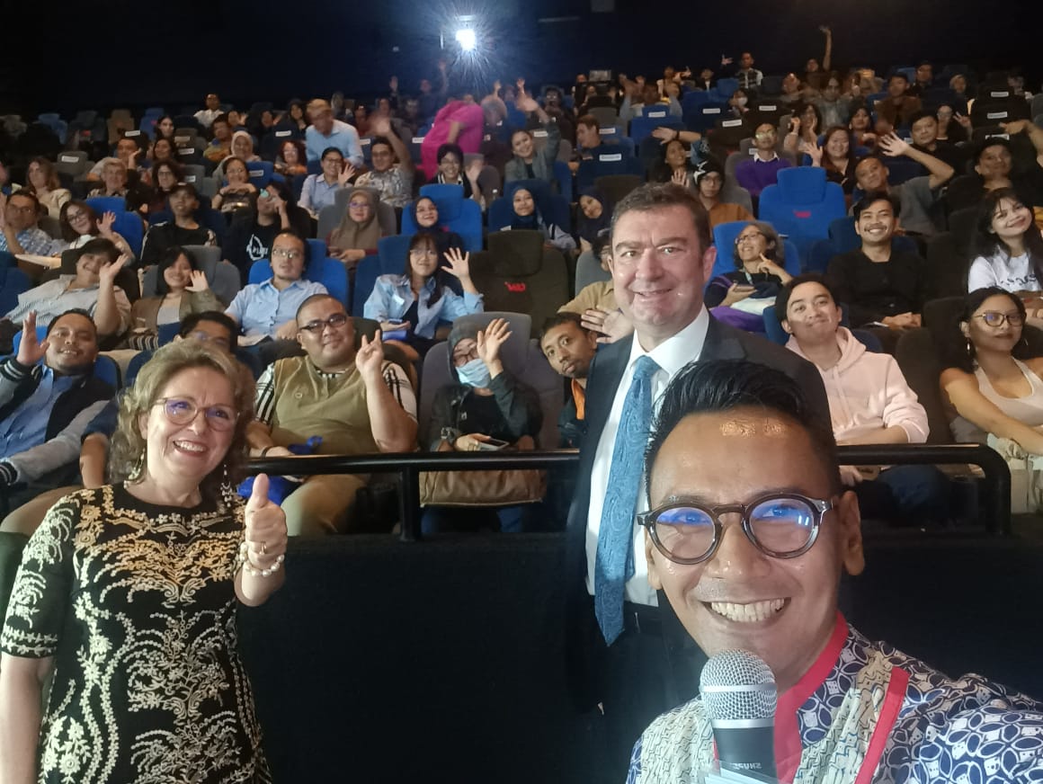 @Komik_Ksiana (@komik_ksiana) on Twitter photo Yuk tambah wawasan film-film Italia dengan hadir di ITAFF 2025
#ITAFF #ITAFF2025 #ItalianFilmFestival #ITAFFIndonesia #cinetecanazionale <a href="/IICJakarta/">IIC Jakarta</a> Yuk tambah wawasan film-film Italia dengan hadir di ITAFF 2025
#ITAFF #ITAFF2025 #ItalianFilmFestival #ITAFFIndonesia #cinetecanazionale <a href="/IICJakarta/">IIC Jakarta</a>
