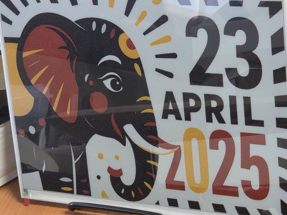 waldo_w's tweet photo. E-Ink ⚫⚪🔴🟡
Date : 22 April 2025
Theme : elephant https://t.co/Q6BqJx4p3H