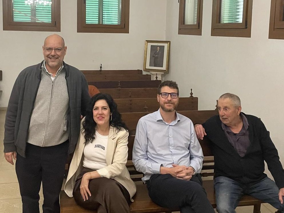PP Balears (@ppbalears) on Twitter photo La nostra secretària general <a href="/Sanfh/">Sandra Fernández Herranz</a> i el coordinador general <a href="/Tia_Sagreras/">Sebastià Sagreras</a> han mostrat l’agraïment del <a href="/ppbalears/">PP Balears</a> al fins avui batle de Ses Salines, Joan Rodríguez, pel seu compromis, dedicació i entrega al municipi.
Sort i encerts en la nova etapa com a regidor d’Urbanisme! La nostra secretària general <a href="/Sanfh/">Sandra Fernández Herranz</a> i el coordinador general <a href="/Tia_Sagreras/">Sebastià Sagreras</a> han mostrat l’agraïment del <a href="/ppbalears/">PP Balears</a> al fins avui batle de Ses Salines, Joan Rodríguez, pel seu compromis, dedicació i entrega al municipi.
Sort i encerts en la nova etapa com a regidor d’Urbanisme!