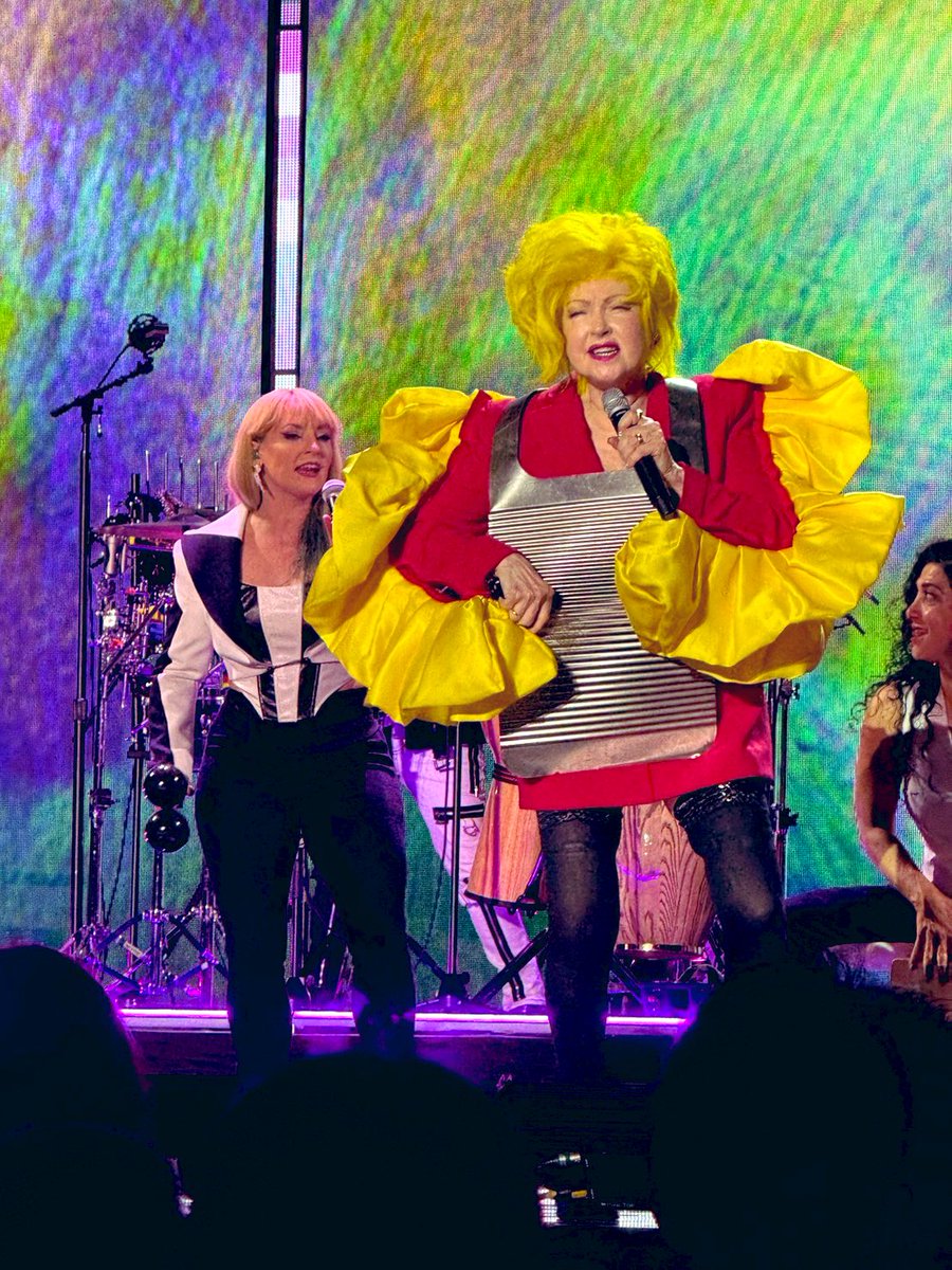 音楽は癒しと浄化。
泣きすぎてもらったティッシュが顔にこびりついてたけど。
本人の手、触っちゃった。

udo.jp/concert/CyndiL…
#CyndiLauper
シンディ•ローパー

ericclapton2025.udo.jp
#EricClapton 
エリック•クラプトン
※こちらは写真NG