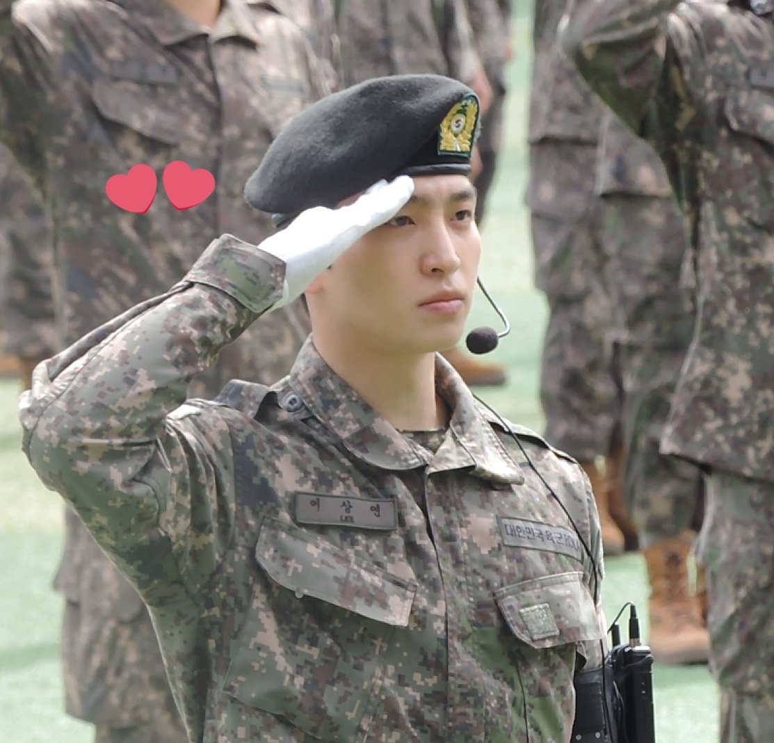 경례하는 상연이가 너무 좋았던거같애....