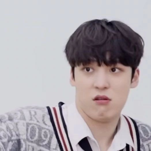 Derasnya aliran gosip