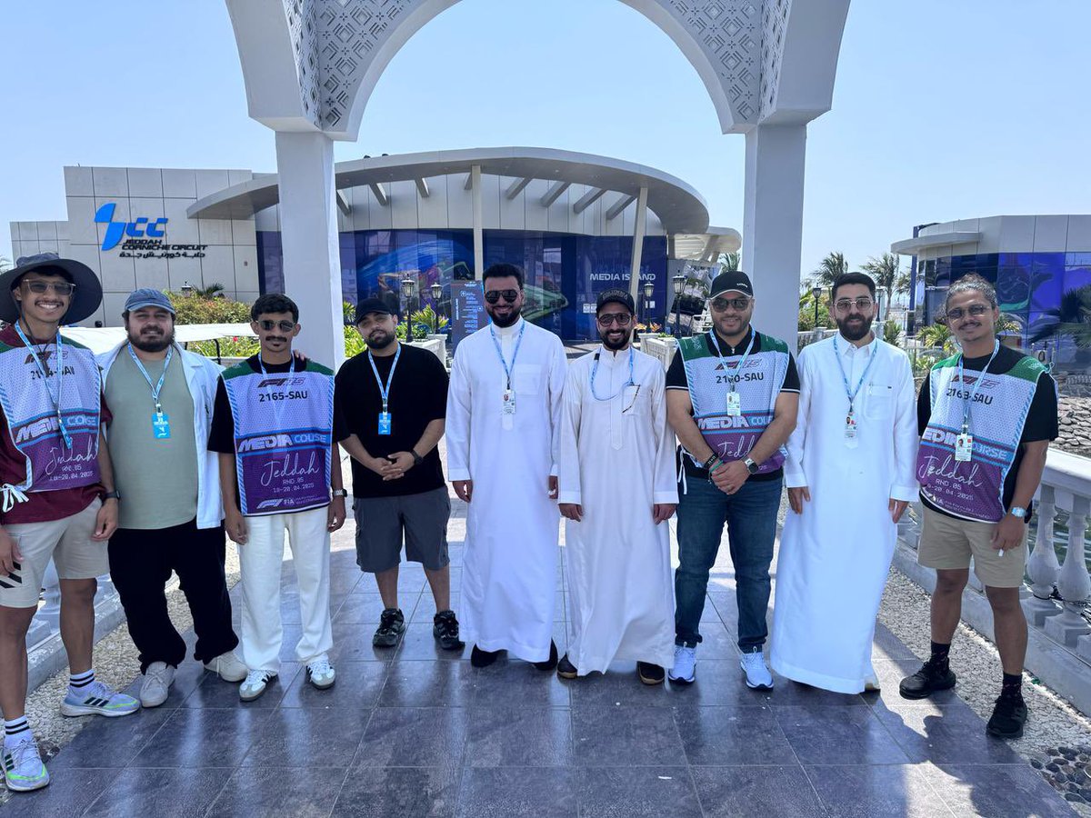 alsharefmm's tweet photo. تشرفت في @Touch_ws1 بالمشاركة للمرة الثانية في التغطية الإعلامية لسباق الفورمولا 1 🏁 من داخل المركز الإعلامي كمدير إنتاج، مع شريكنا وزارة الرياضة .. 

تجربة استثنائية في قلب هذا الحدث العالمي، ومصدر فخر وامتنان لكل الدعم والثقة، القادم أجمل بإذن الله 😍

#فورمولا١_في_السعودية https://t.co/93JRQT8JZ2