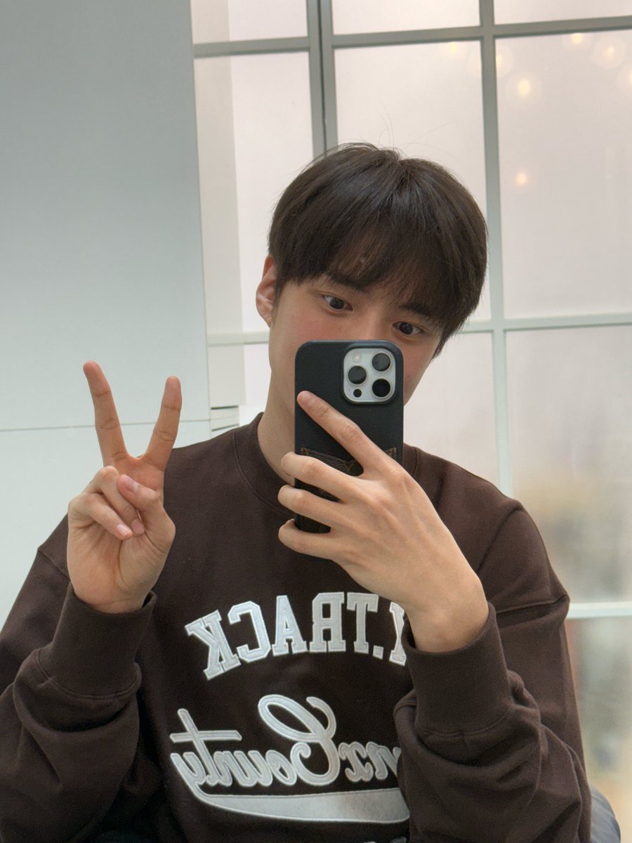 홍조에 애굣살에
완전커염띠깈ㅋㅋ