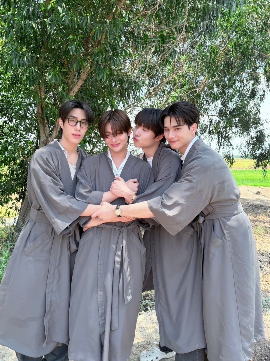 KhemjiraSeries's tweet photo. เขมจิราต้องรอด Khemjira The Series 🕯

กลับมาแล้วจ้ะกับ Q34 วันนี้มาพร้อมท้องฟ้าสดใสแดดจ้ายามบ่าย ☀️ ชาวแก๊งปราบกุ๊กกู๋พลังมาเต็ม! พร้อมไปลุยกันแล้ววว ฝากส่งกำลังใจให้ด้วยนะจ๊ะ 😘✌🏻

Khemjira The Series Q34
#เขมจิราต้องรอดQ34 https://t.co/H8Fh1VCkHp