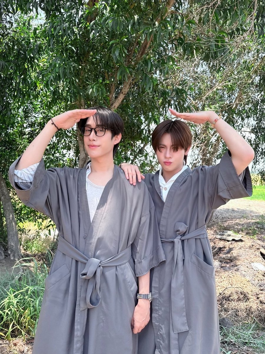 เขมจิราต้องรอด Khemjira The Series 🕯

กลับมาแล้วจ้ะกับ Q34 วันนี้มาพร้อมท้องฟ้าสดใสแดดจ้ายามบ่าย ☀️ ชาวแก๊งปราบกุ๊กกู๋พลังมาเต็ม! พร้อมไปลุยกันแล้ววว ฝากส่งกำลังใจให้ด้วยนะจ๊ะ 😘✌🏻

Khemjira The Series Q34
#เขมจิราต้องรอดQ34