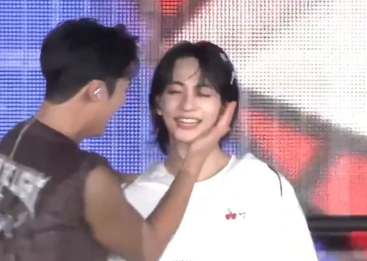 “Idol Ship”                       Gyuhan in reality
in Manhwa