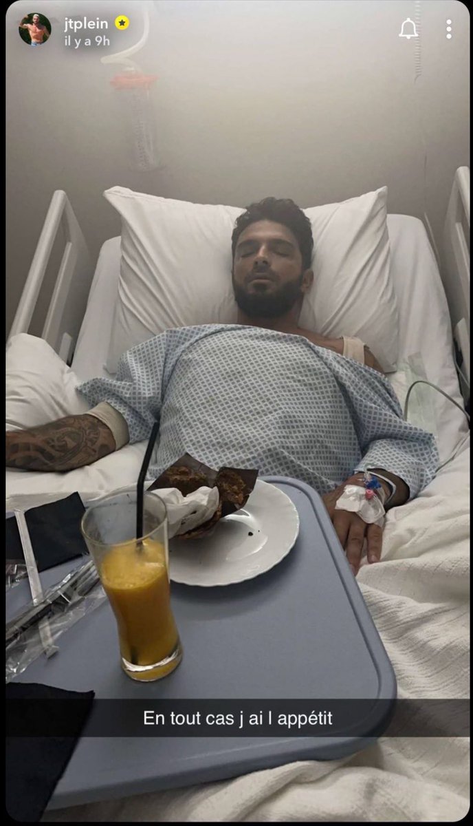 juristedewish's tweet photo. À mon réveil d’anesthésie générale j’avais dit au brancardier « vous êtes sacrément beau gosse » https://t.co/ShvFIVbJ9a