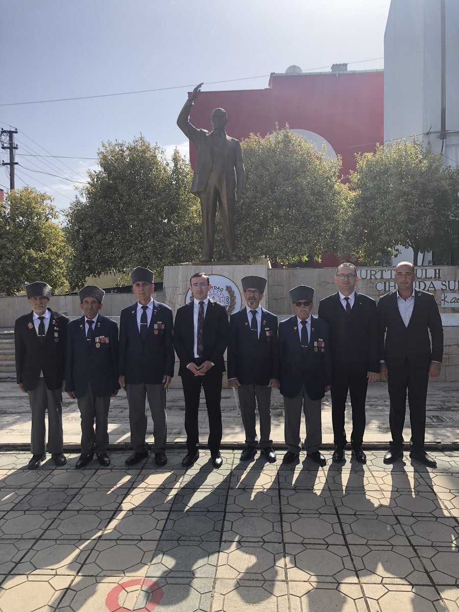 23 Nisan Ulusal Egemenlik ve Çocuk Bayramımızda, TBMM’nin 105. Açılış Yıldönümünde Atatürk Anıtı’nda düzenlenen çelenk sunma törenine katıldık. 

Cumhuriyetimizin kurucusu Gazi Mustafa Kemal Atatürk’ün aziz hatırası önünde saygıyla eğiliyoruz.