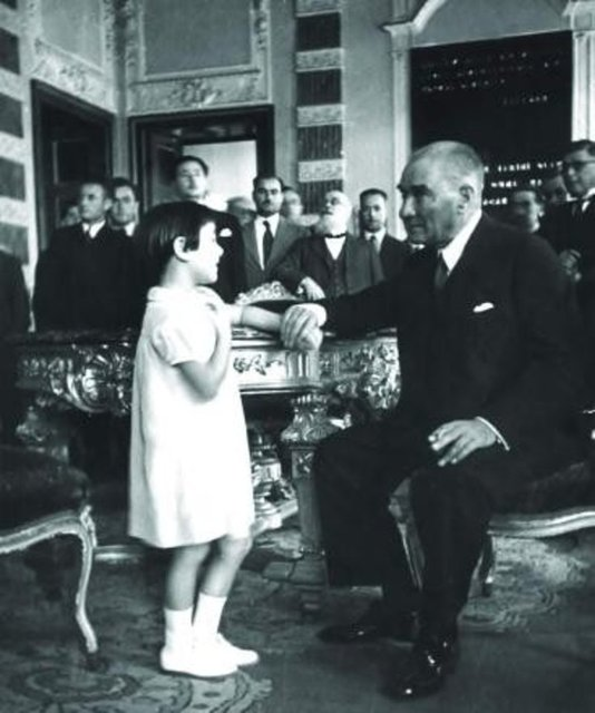🇹🇷 “Küçük hanımlar, küçük beyler…”

Ulu Önder Atatürk’ün çocuklara armağan ettiği bu eşsiz bayram, sadece bir kutlama değil; geleceğe duyulan inancın en güzel ifadesidir.

#23Nisan #Atatürk #ÇocukBayramı #UlusalEgemenlik