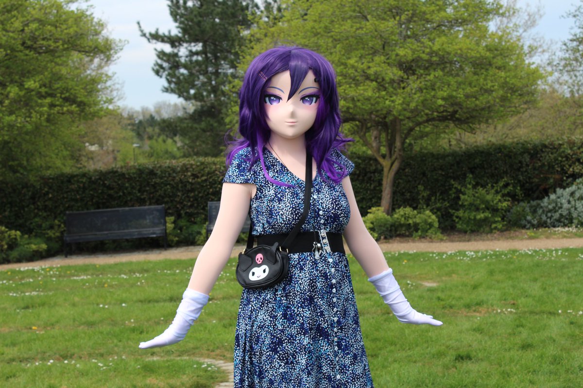 Hello world! Going outside in kig felt so surreal… will not be the last time! 💜🖤

Much more photos to come from our adventures! c:

📸: <a href="/MakerEmilyLocke/">Emily Locke | VGen Commissions Open</a> 

#kigurumi #animegao #着ぐるみ