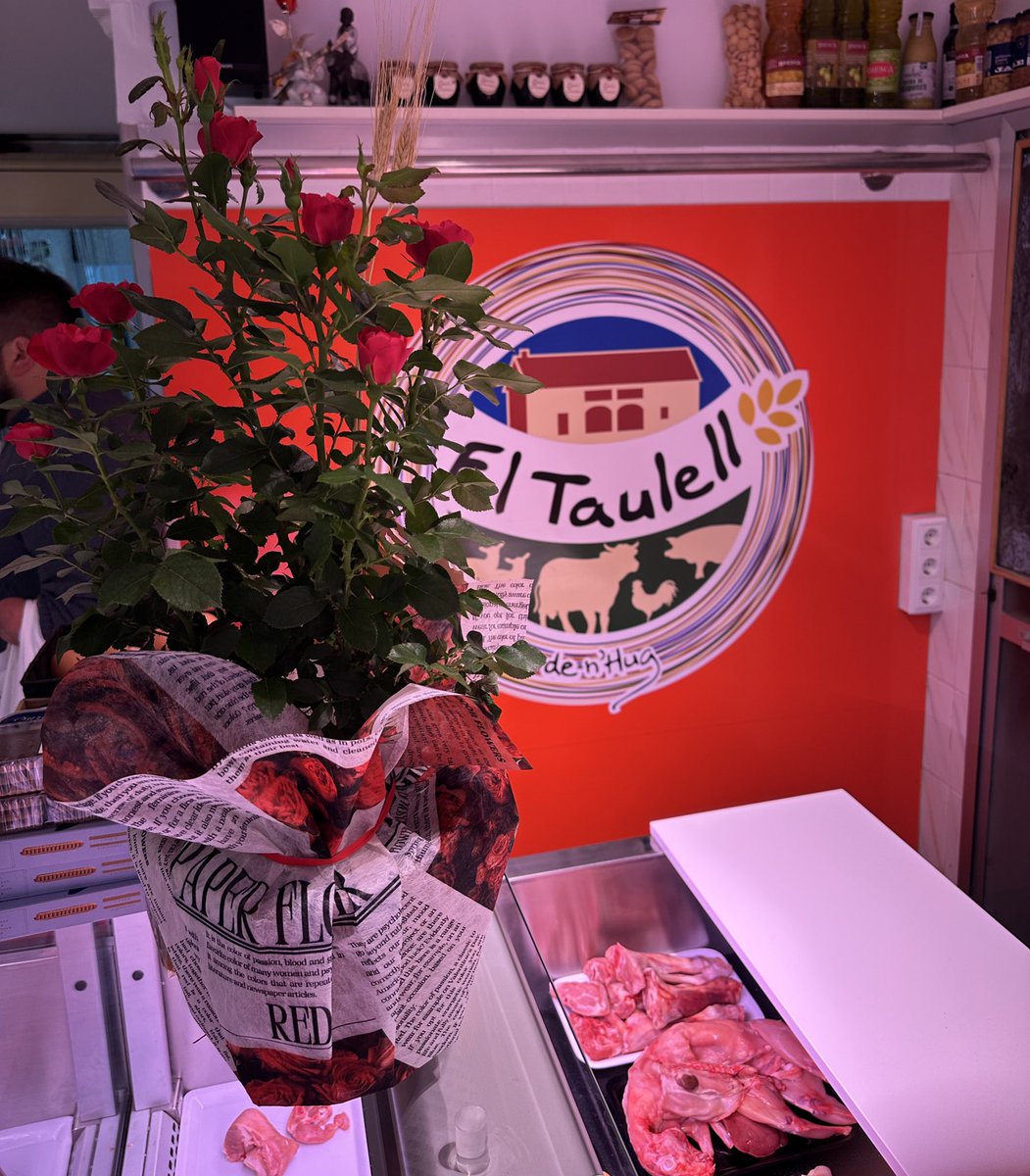 BONA DIADA DE SANT JORDI! 

🌹