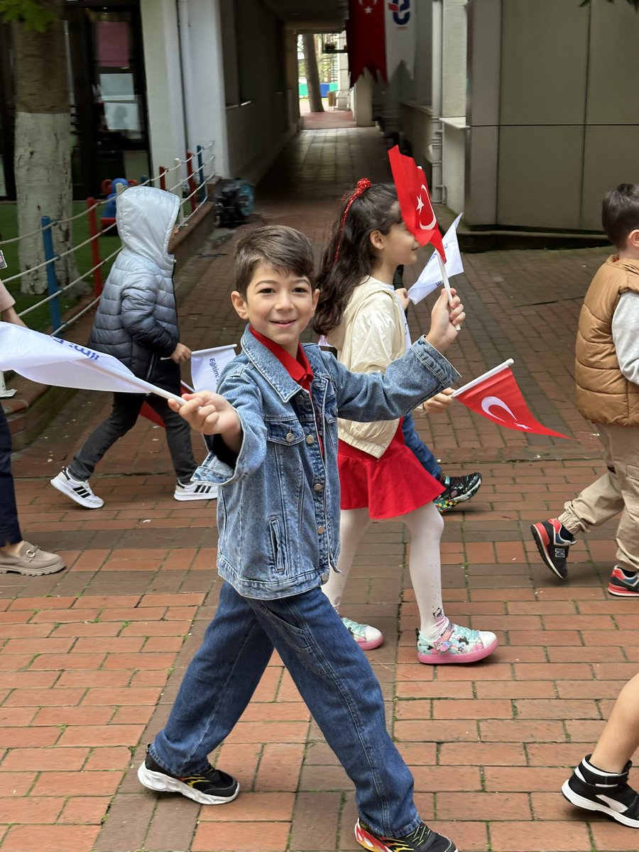 23 Nisan Ulusal Egemenlik ve Çocuk Bayramı kutlu olsun :)