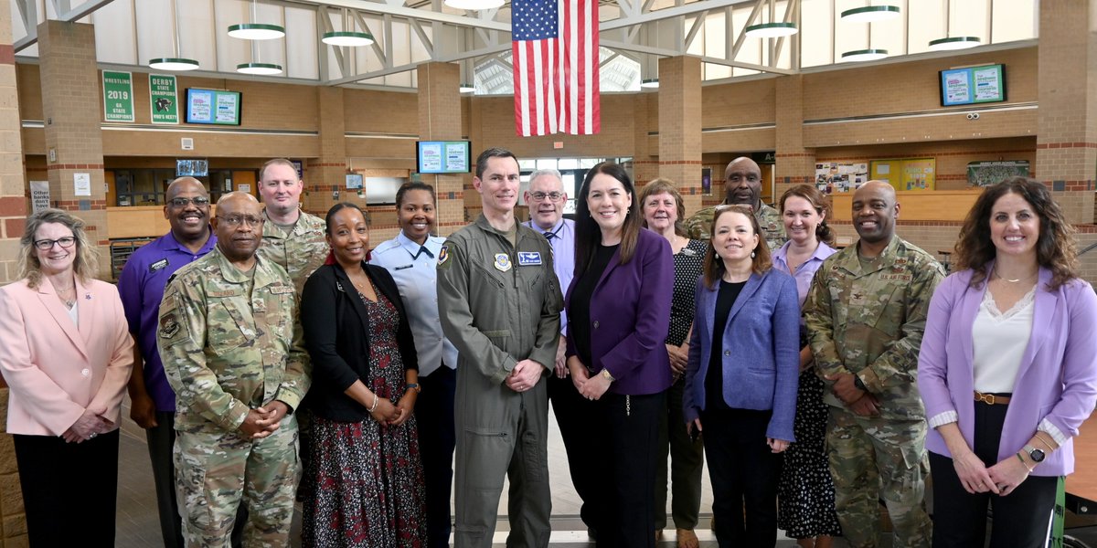 At <a href="/DerbySchoolsKS/">Derby Public Schools</a>, nearly 14% of our 7,425 students are military-connected. We proudly partner with <a href="/22ARW/">McConnell AFB</a> to support military families. Tonight’s Military-Connected Educational Partnership Council meeting honored Col. Damon &amp; celebrated #MonthOfTheMilitaryChild.💜