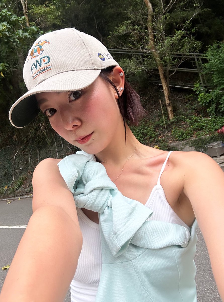 cindystory__'s tweet image. I arrived safely in Hong Kong and have been shooting since this morning! 📸
I’ll be at Happy Valley Racecourse tonight, so come say hi if you see me! 🏇🇭🇰
I’m really looking forward to seeing everyone again! ❤️❤️
#FWDChampionsDay #HKJC #THEPeak @HKJC_Racing @HongKong_Racing