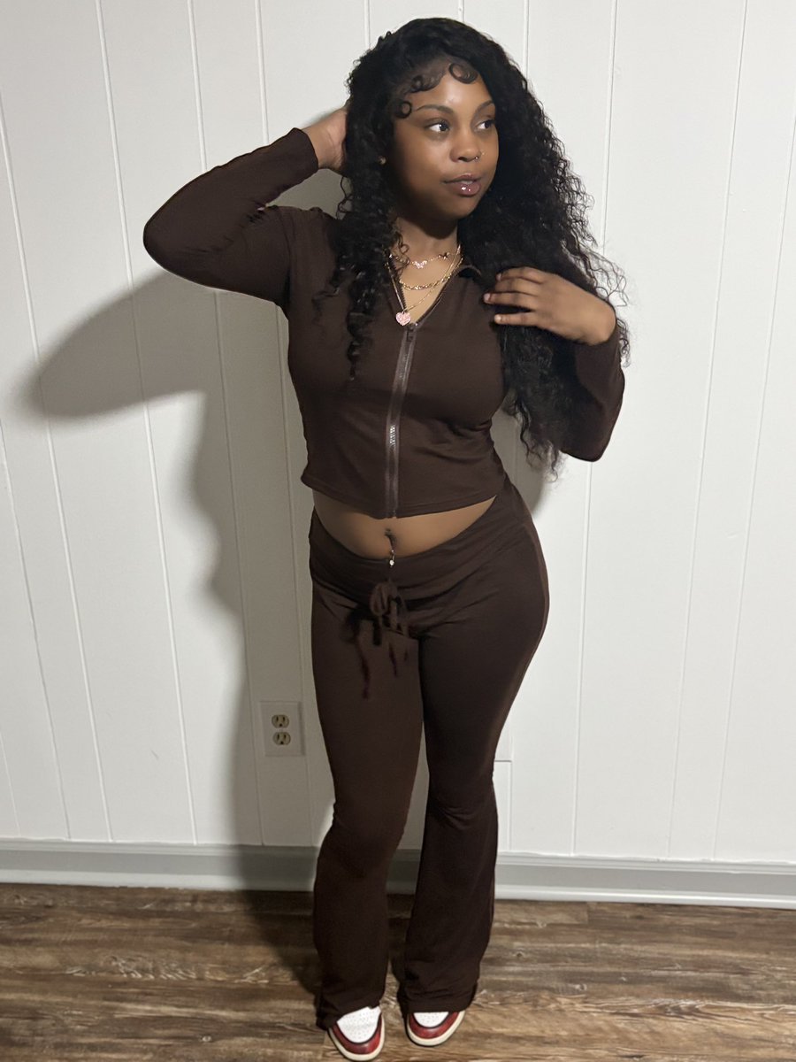 allaboutjadaaa's tweet photo. pretty brown brown..
drivin’ him wilddd☺️🤎 https://t.co/qKzMQ5a19z