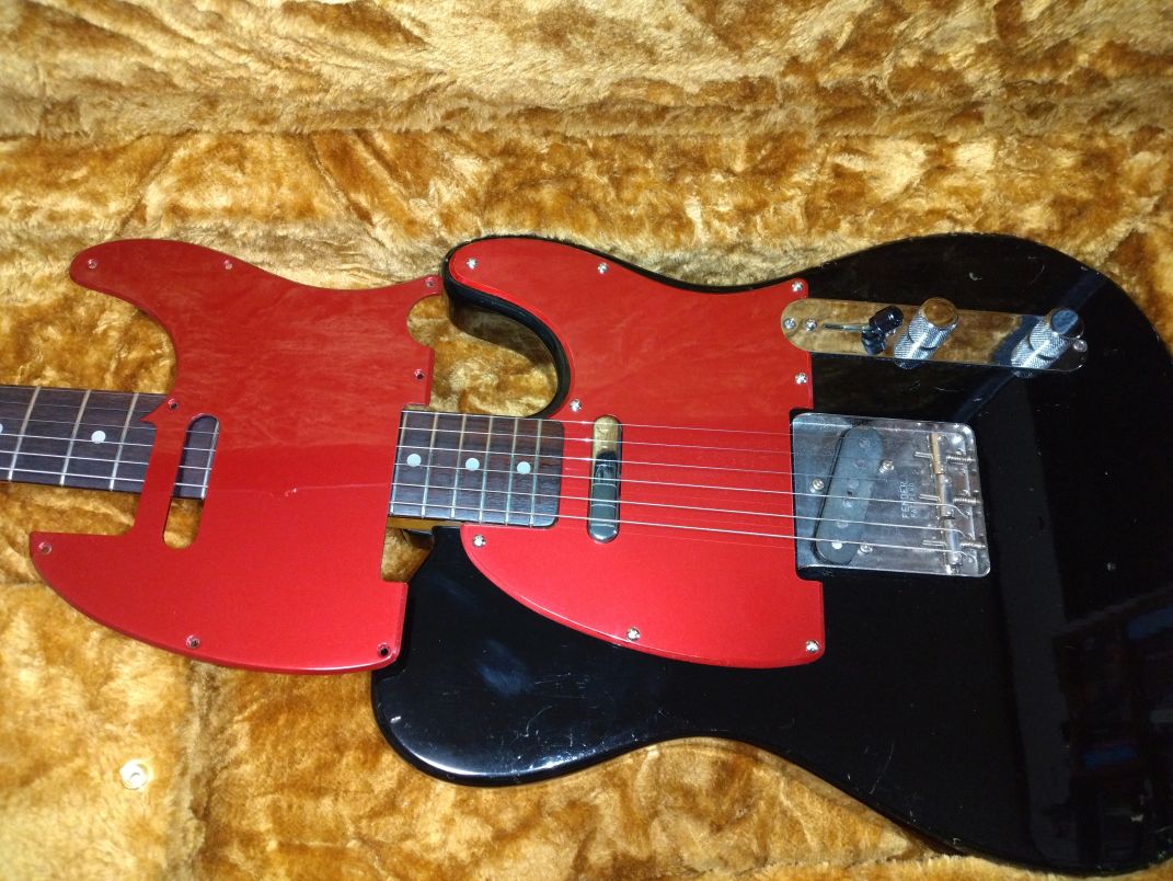 plastico_wsp's tweet photo. FenderJapanのテレキャスを入手したので、大好きなウィルコ・ジョンソンの赤いピックガードを2枚作ってみた。
足付＞ｻｰﾌｪｲｻｰﾋﾟﾝｸ＞足付＞ﾎﾞﾃﾞｰﾍﾟﾝﾏﾂﾀﾞｿｳﾙﾚｯﾄﾞ＞ﾎﾞﾃﾞｰﾍﾟﾝｳﾚﾀﾝｸﾘｱ＞耐水ﾍﾟｰﾊﾟｰ＞ｺﾝﾊﾟｳﾝﾄﾞ
Wilko Johnsonっぽくなったかな？ https://t.co/LD1n2Ivt7X